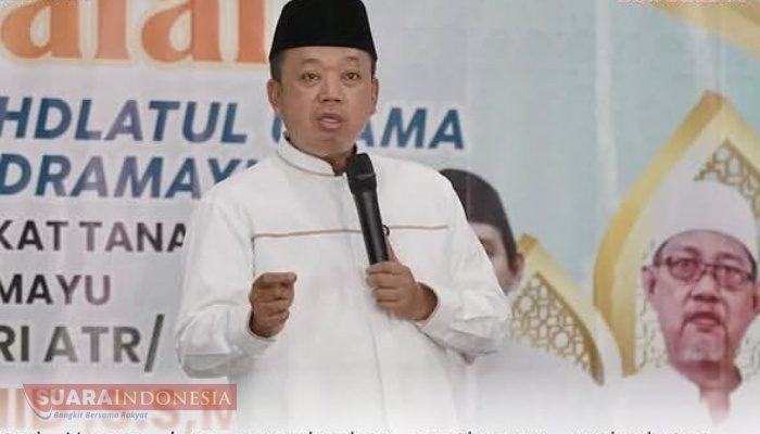 Menteri ATR/Kepala BPN Nusron Wahid Serahkan Sertipikat Tanah Wakaf PCNU Indramayu, Tekankan Pentingnya STEM