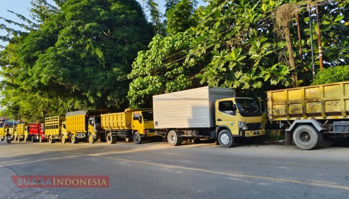 Ironi Kota Minyak: Dua Hari Mengantre Solar, Sopir Truk di Balikpapan Menjerit Ekonomi Anjlok