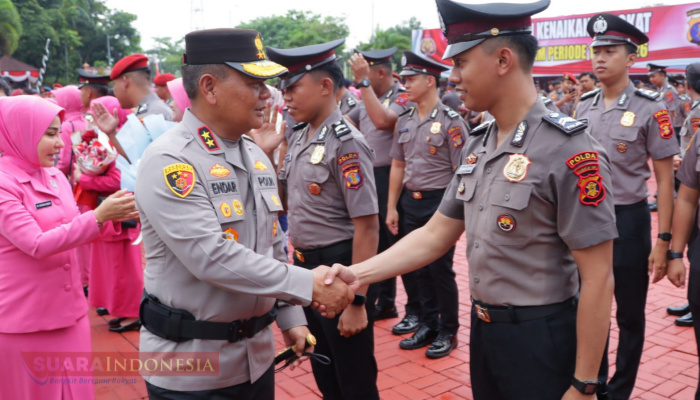 Bertepatan Hari Bhayangkara ke-80, 966 Personel Polda Kaltim Resmi Naik Pangkat
