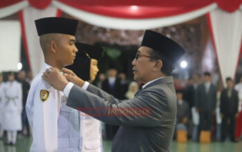 Bupati Pamekasan Kukuhkan 74 Anggota Paskibraka, Tekankan Pentingnya Karakter Kebangsaan 4 IMG 20260815 223836