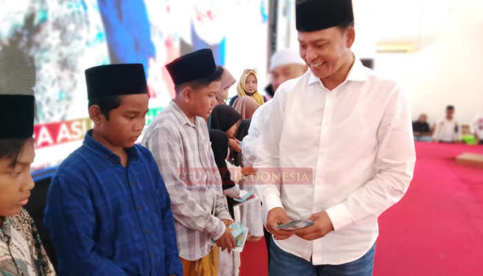 H. Ishak Melindo Tampil Beri Santunan Anak Yatim Saat Pelantikan DPC dan DPAC MADAS Serumpun Sampang