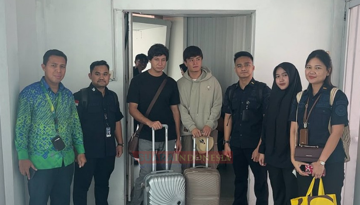 Diduga Menyalahgunakan Izin Tinggal, Imigrasi Balikpapan Deportasi Dua WNA Asal Afganistan